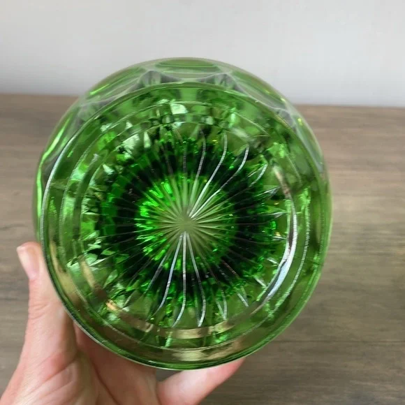 Vintage green glass bowl - Picture 3 of 6